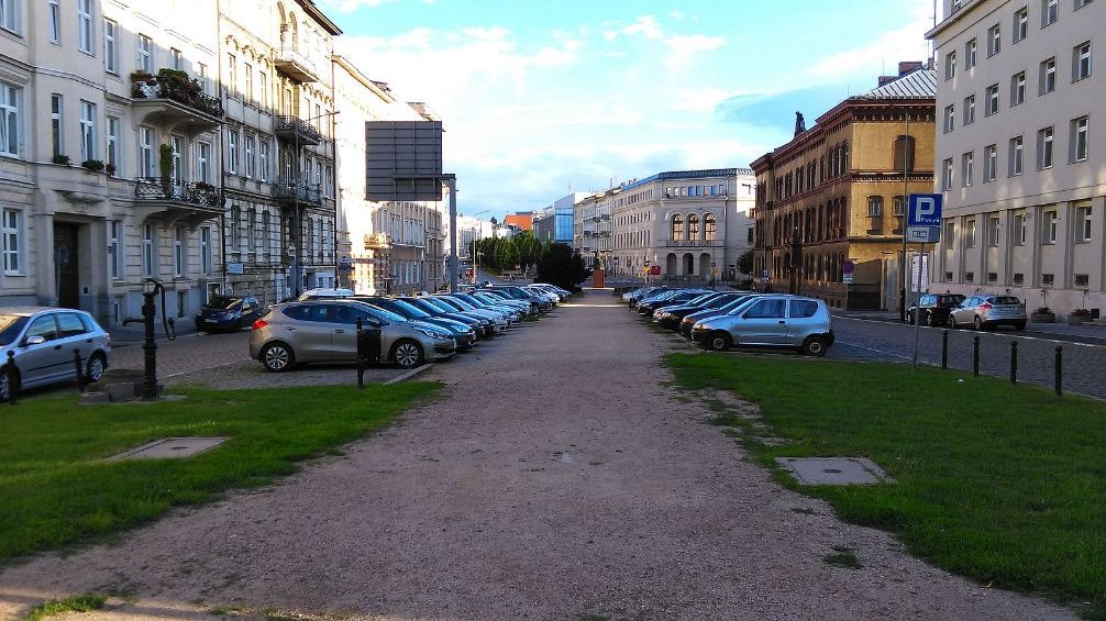 Rzeźba Golema, Al. Marcinkowskiego, fot. Tomasz Dworek