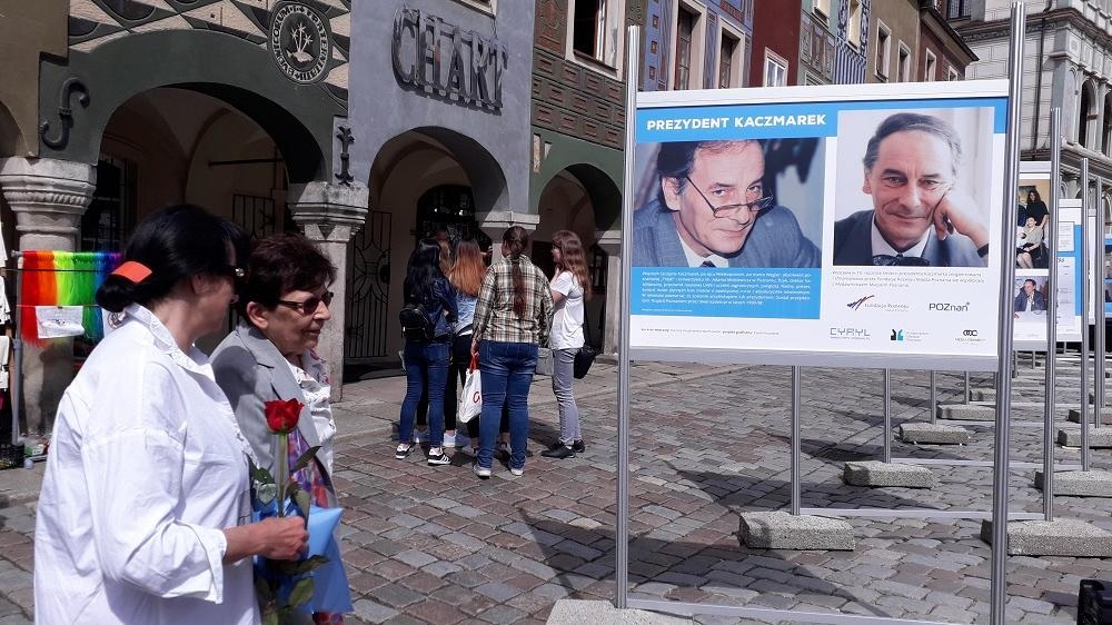 Ubiegłoroczna wystawa poświęcona prezydenturze Wojciecha Szczęsnego Kaczmarka, w 10. rocznicę jego śmierci - grafika artykułu