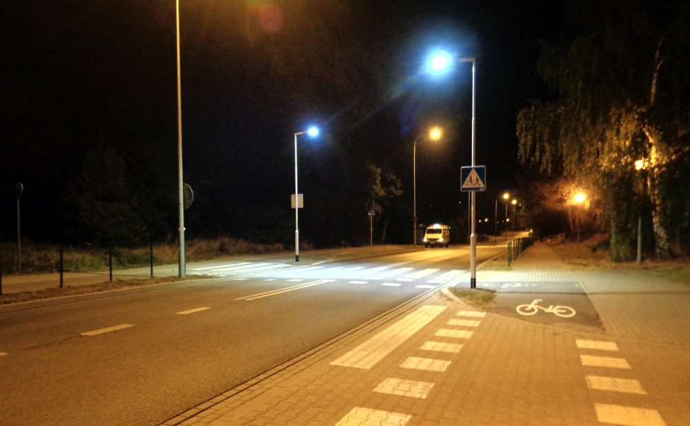 Przykład doświetlonego przejścia dla pieszych na ul. Krygowskiego, fot. ZDM Poznań - grafika artykułu