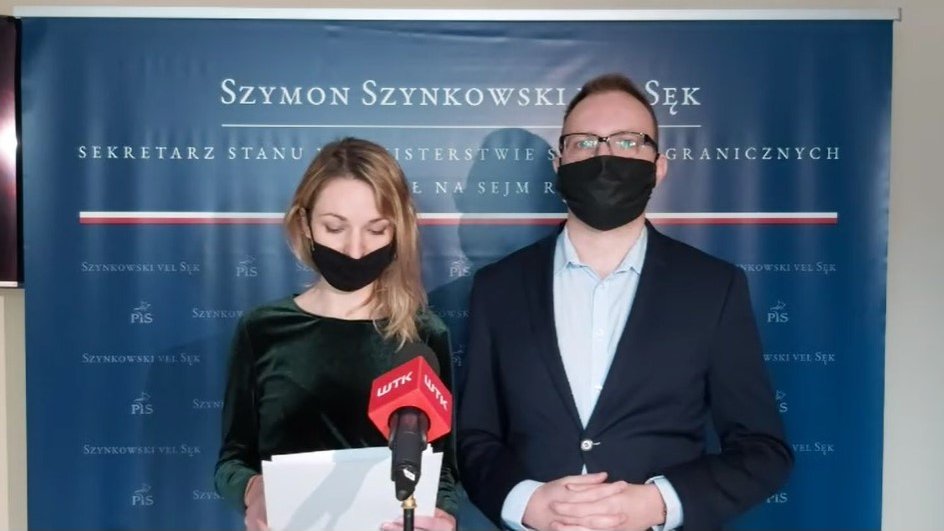 Radni klubu PiS: Klaudia Strzelecka (przewodnicząca) i Mateusz Rozmiarek