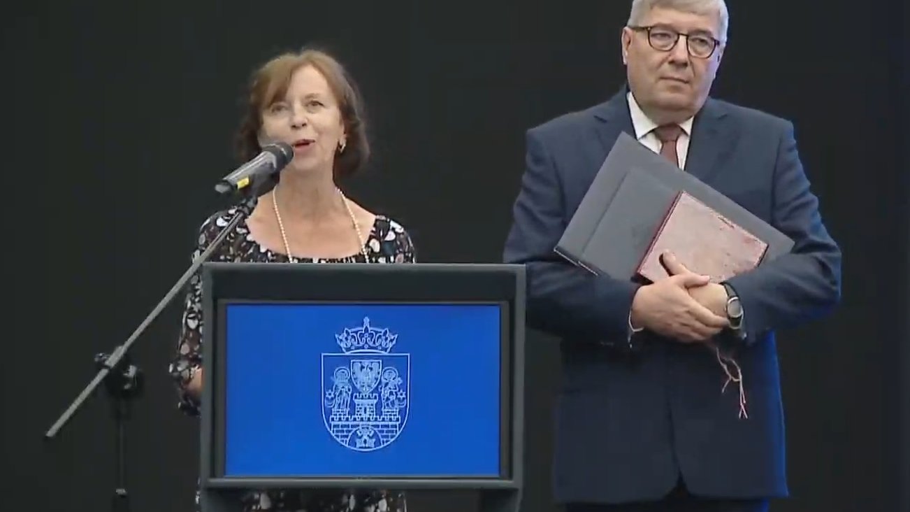 Elżbieta Nowicka, zasłużona dla Miasta Poznania, fot. RMP