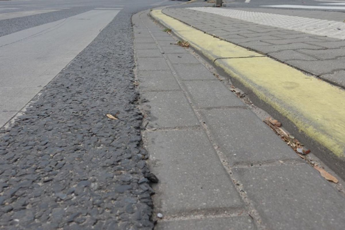 Krawężniki na Wildzie i Łazarzu, fot. ZDM Poznań - grafika artykułu