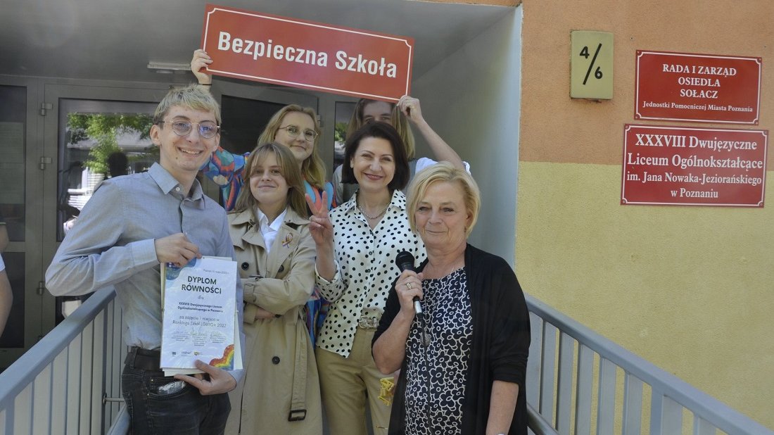 XXXVIII Dwujęzyczne Liceum Ogólnokształcące w Poznaniu zwyciężyło w ogólnopolskim rankingu na szkołę najbardziej przyjazną osobom LGBTQ+ (fot. Miłosz Piękny)