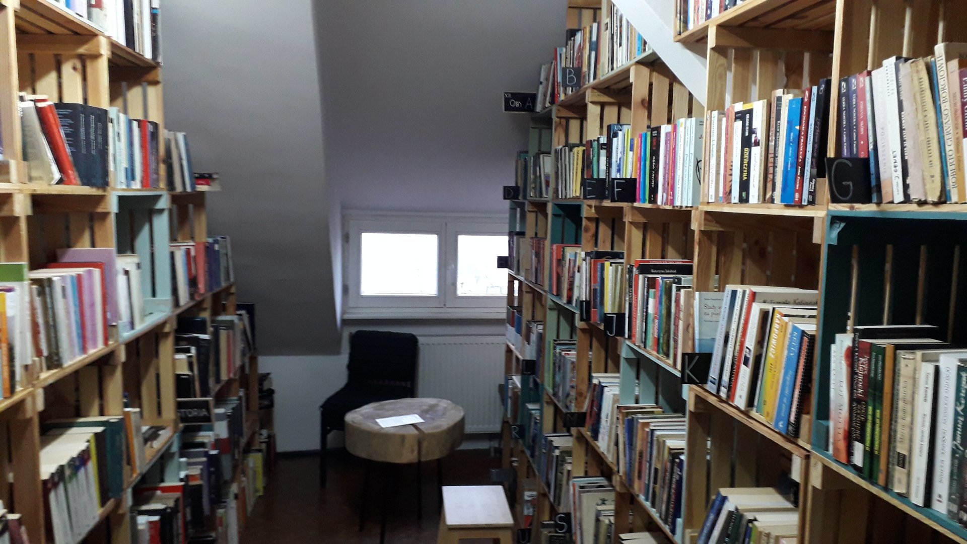 Biblioteka społeczna została stoworzona przez mieszkańców dzielnicy Główna - grafika artykułu