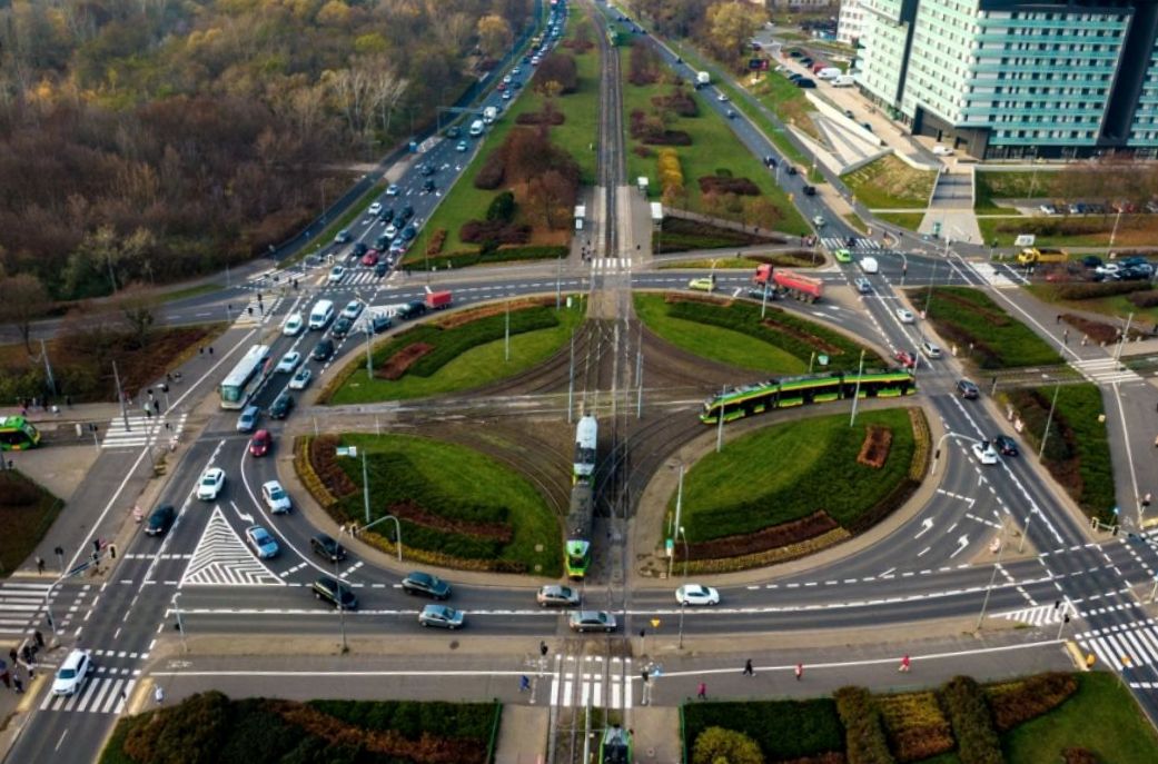 Rondo Starołęka z powietrza - grafika artykułu