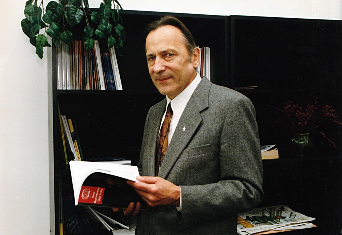 Prof. Jacek Wiesiołowski (1940-2016), fot. www.archpan.poznan.pl - grafika artykułu