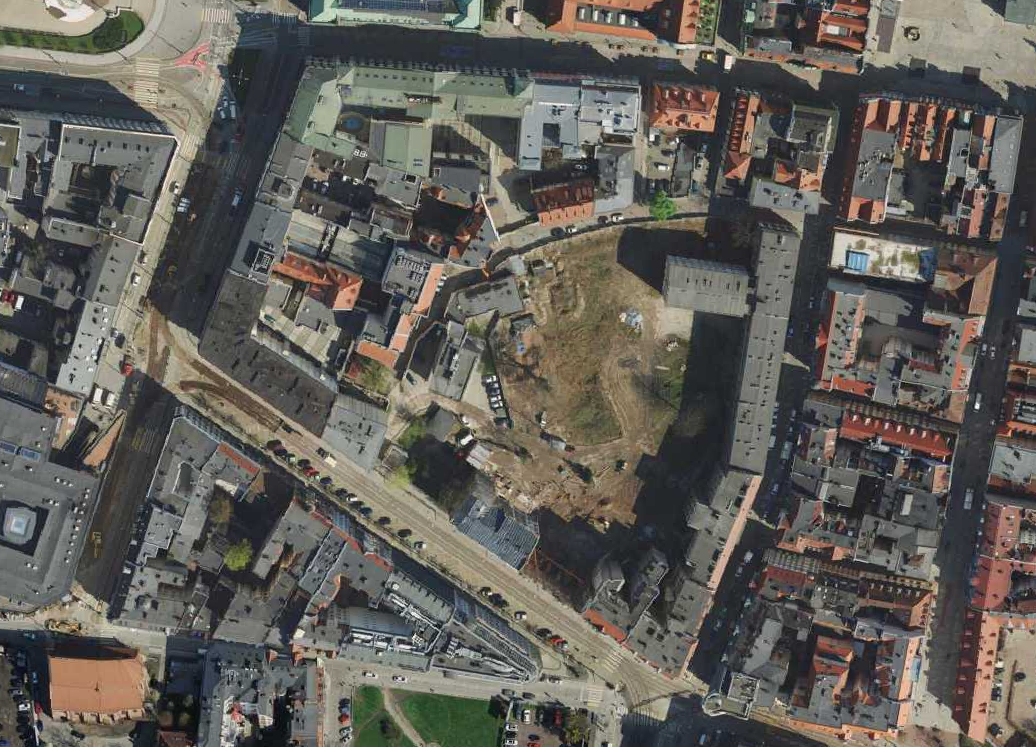 fragment mapy lotniczej z terenem między ulicami Szkolną, Podgórmą i Kozią - grafika artykułu