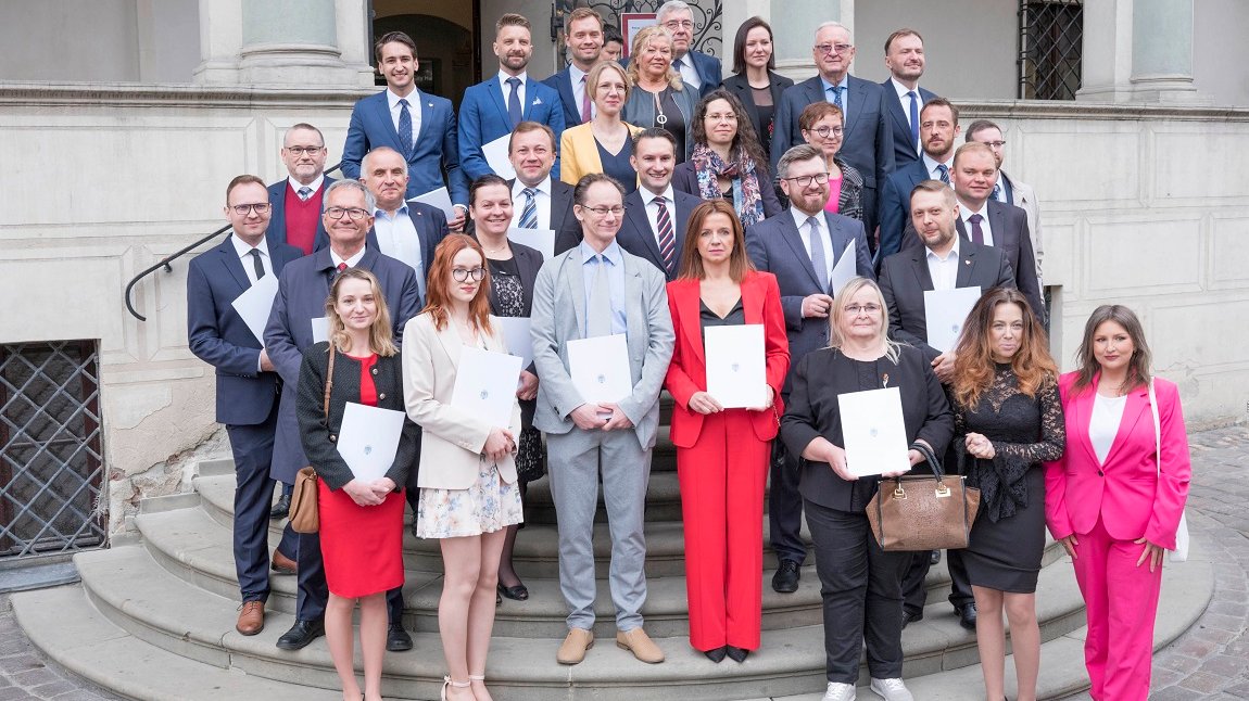 Radne i radni Miasta Poznania IX kedncji po zaprzysiężeniu w Ratuszu, fot. Grzegorz Dembiński