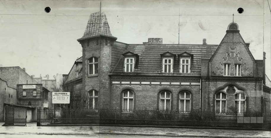 archiwalne zdjęcie przedstawiające budynek Sołtysówki przy ulicy Głogowskiej w Poznaniu - grafika artykułu
