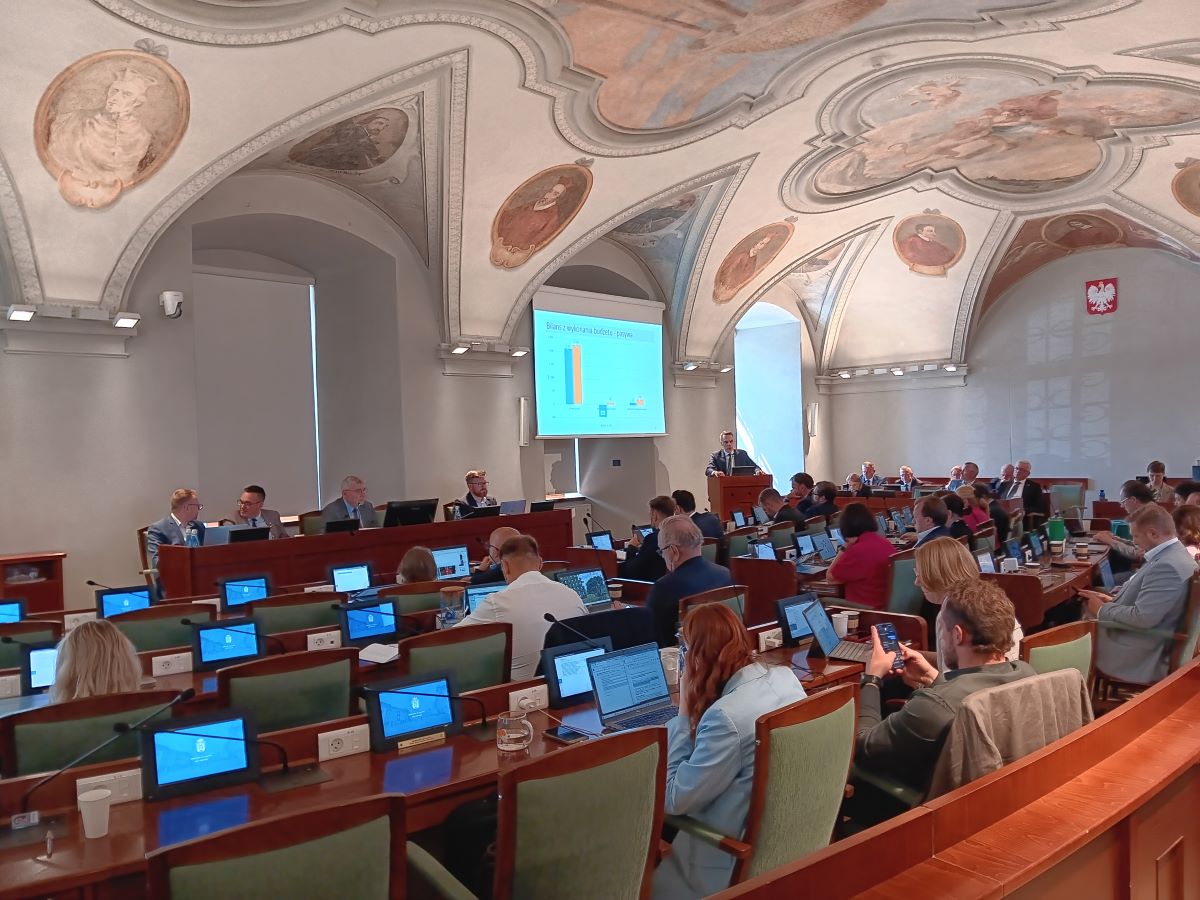 Sesja absolutoryjna Rady Miasta Poznania w dniu 17 czerwca 2025 r. - grafika artykułu