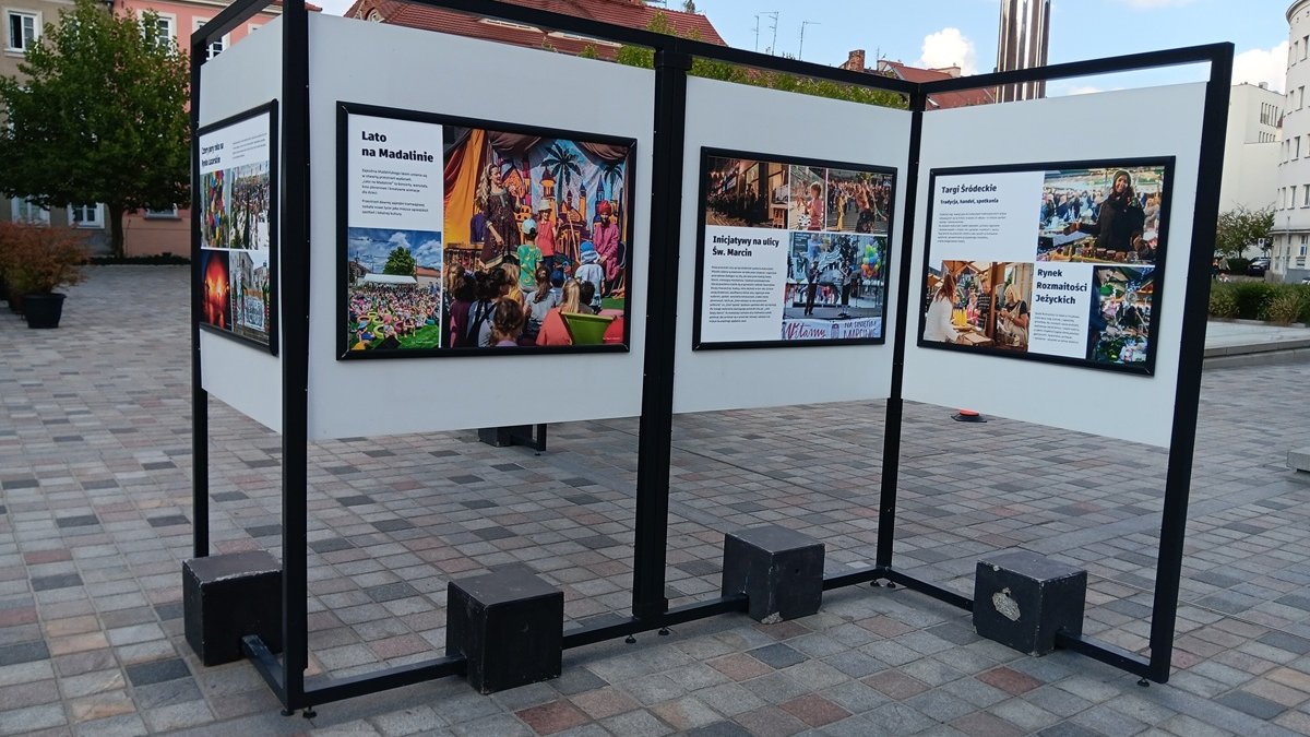 Na pl. Kolegiackim można obejrzeć wystawę poświęconą działaniom rewitalizacyjnym w śródmieściu Poznania