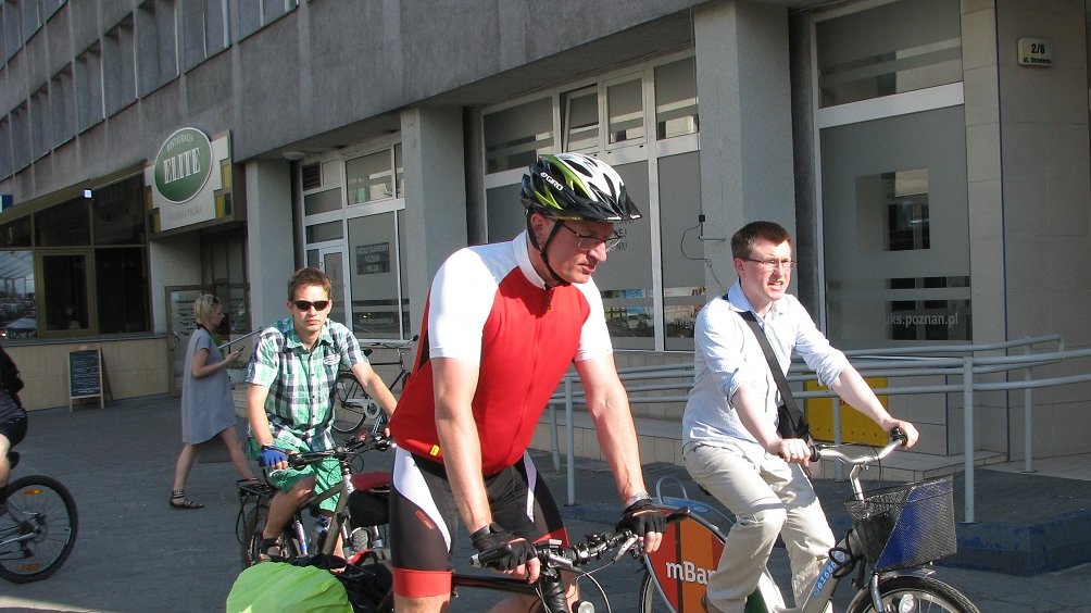 Jacek Jaśkowiak podczas rowerowego patrolu (lipiec 2014)