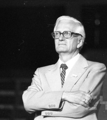 Janusz Ziółkowski podczas kampanii wyborczej w 1989 r. fot. J. Kołodziejski, www.cyryl.poznan.pl - grafika artykułu