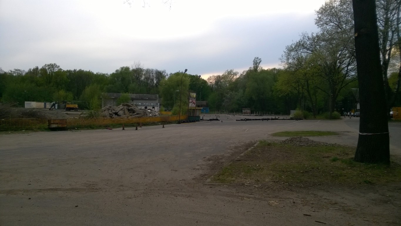 Miejsce w, którym mogłaby stanąć hala, fot. J. Gładysiak - grafika artykułu