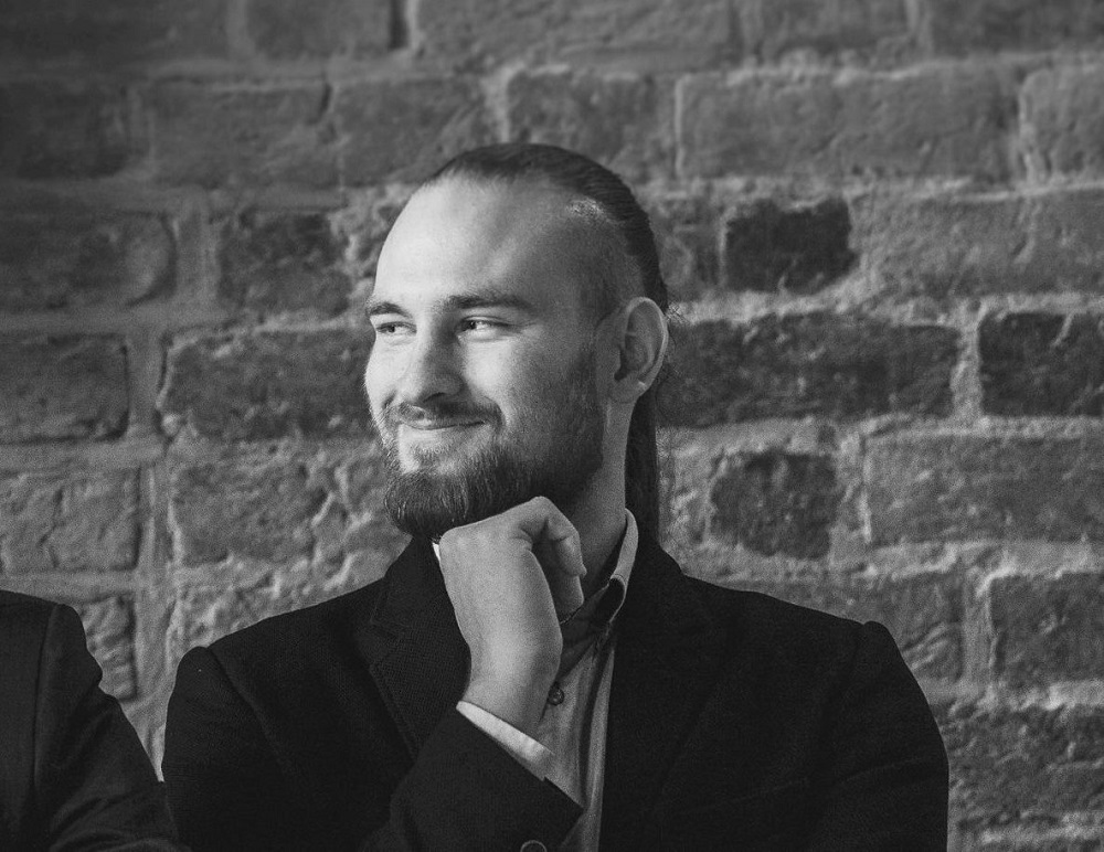 Karol Izert (fot. wdrobrymkadrze.pl) - grafika artykułu