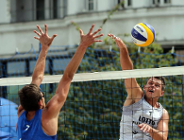 Siatkówka dla wszystkich na placu Wolności