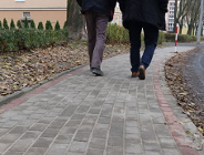 Ulica Azaliowa z nowym chodnikiem