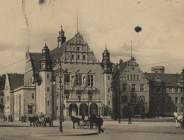 Uniwersytet w dwóch odsłonach