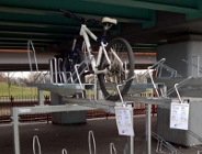 ZTM testuje dwupoziomowe stojaki rowerowe