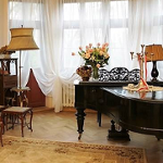 salon z fortepianem