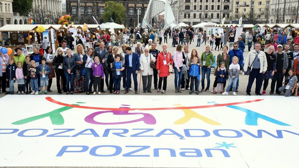 Dzień Organizacji Pozarządowych na Placu Wolności