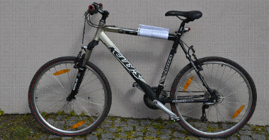 Nr 1: rower marki Kellys, typu MTB, rozmiar kół 26". Cena wywoławcza: 250 zł.