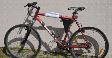 Nr 2: rower marki Univega, trekkingowy, rozmiar kół 26". Cena wywoławcza: 150 zł.
