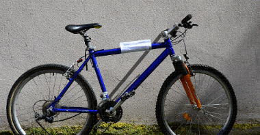 Nr 4: rower marki Ford, trekkingowy, rozmiar kół 26". Cena wywoławcza: 150 zł.