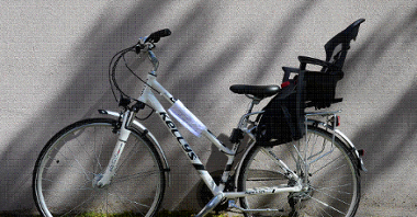 Nr 18: rower marki Kellys, miejski, rozmiarze kół 26", damka. Cena wywoławcza: 350 zł.