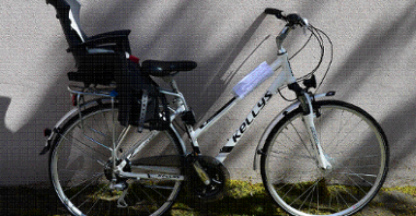Nr 18: rower marki Kellys, miejski, rozmiarze kół 26", damka. Cena wywoławcza: 350 zł.