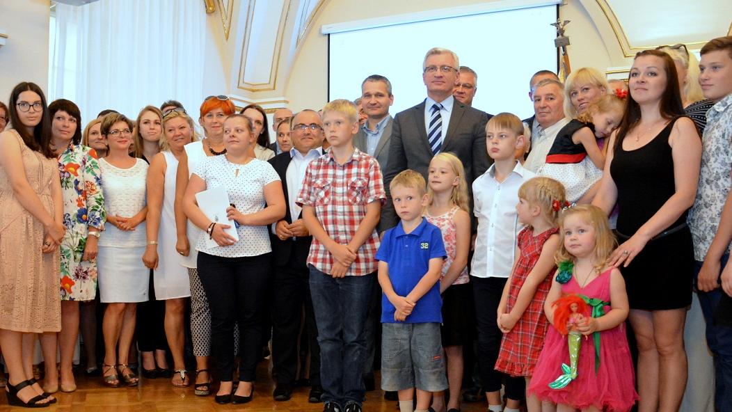 Powitanie rodzin z Mariupola w lipcu 2016 r. - grafika artykułu