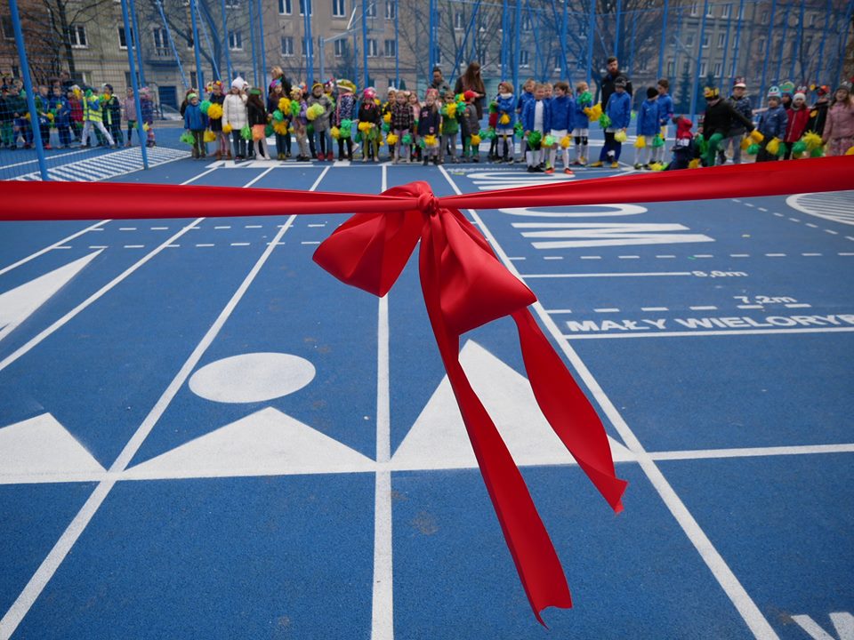 Sportowa część Ogrodu Jordanowskiego nr 1, przy ul. Solnej została oficjalnie otwarta/ fot. Zespołu Szkół Mistrzostwa Sportowego nr 2 - grafika artykułu