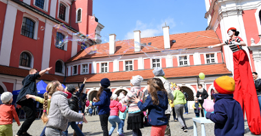 Po raz kolejny prawie 2 tysiące dzieci będzie mogło wziąć udział w półkoloniach organizowanych w poznańskich podstawówkach