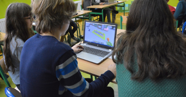 Projekt "Ciepło dla Miast" zainaugurowano w Szkole Podstawowej nr 25. Dzieci wzięły udział w warsztatach bazujących na narzędziu edukacyjnym Ecocraft - ekologicznej odsłonie słynnej gry Minecraft
