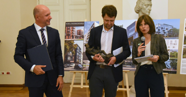Nagroda trafiła do projektu pracowni NMS Architekci, która stworzyła projekt nadbudowy i przebudowy oficyny przy ul. 3 Maja 49C
