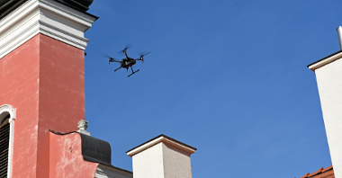 Badania jakości powietrza przy użyciu specjalistycznego drona rozpoczęły się na początku października