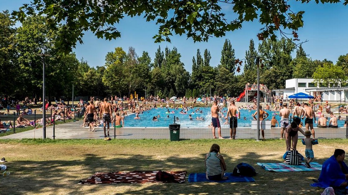 Pływalnię w parku Kasprowicza odwiedziło już ponad 50 tysięcy osób