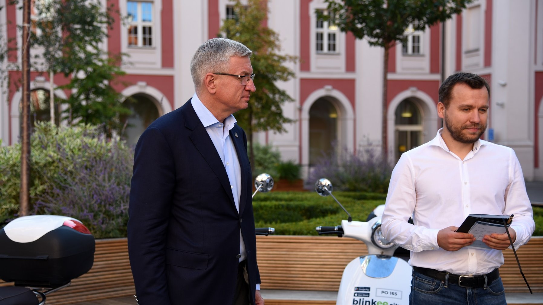 W połowie września na ulicach Poznania będzie już jeździć 100 elektrycznych jednośladów.