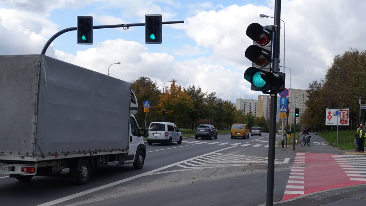 Przeciw piratom drogowym, a dla bezpieczeństwa pieszych - grafika artykułu