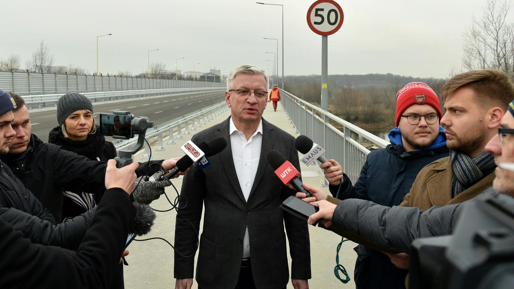 Samochody wróciły na północną część mostu Lecha