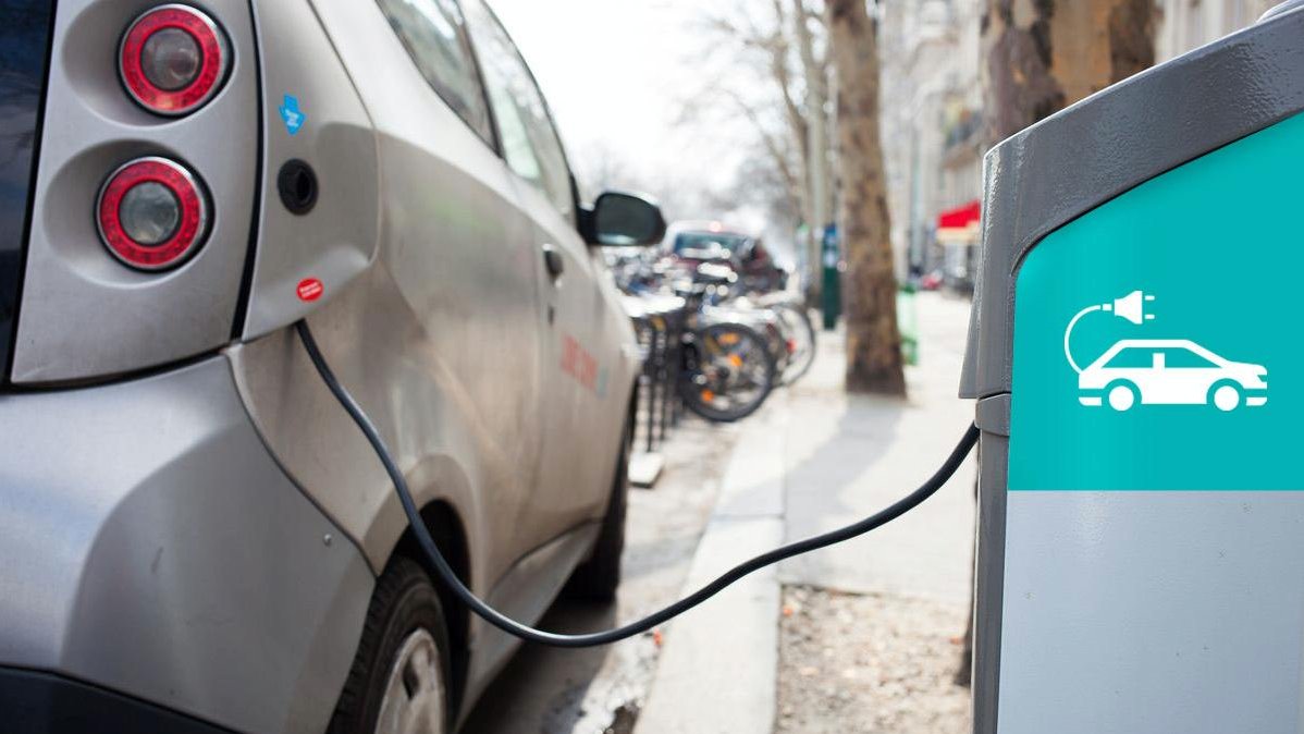 W Poznaniu stanie kilkadziesiąt ładowarek elektrycznych