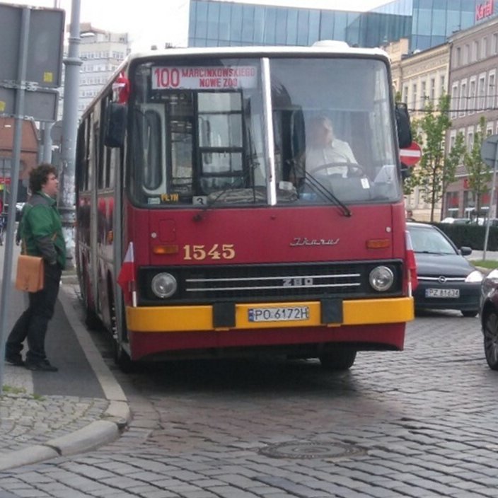 Zwiedź Poznań historycznym autobusem i tramwajem!