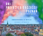 Grafika promująca Dni Przedsiębiorczości Poznań. Kolorowe chmury nad panoramą centrum miasta Poznań. Chmury w kolorach: filetowym, czerwonym, niebieskim i zielonym.