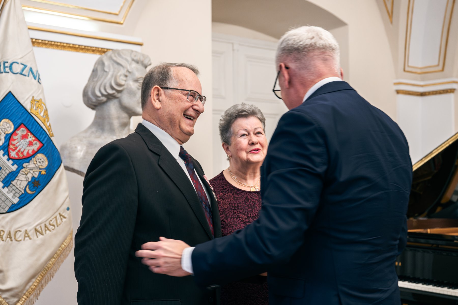 38 par odebrało we wtorek w urzędzie miasta Medale za Długoletnie Pożycie Małżeńskie Galeria zdjęć z wręczenia Medali za Długoletnie Pożycie Małżeńskie