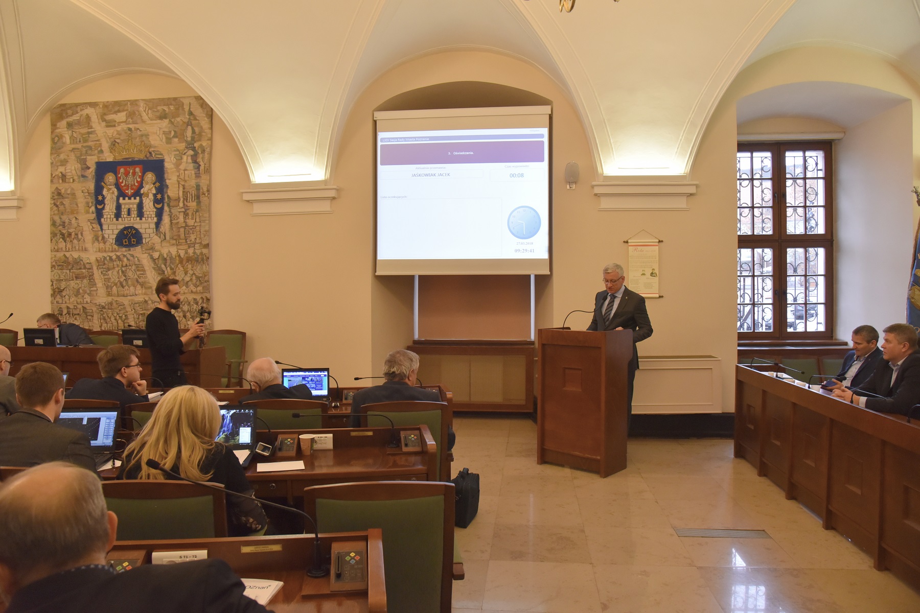 Podczas sesji rady miasta prezydent Jacek Jaśkowiak zaapelował do miejskich radnych o pomoc w powstrzymaniu szkodliwych dla wszystkich gmin, zmian legislacyjnych - grafika artykułu