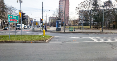 Zdjęcia ze skrzyżowania ulic Szpitalnej i Dąbrowskiego na Ogrodach