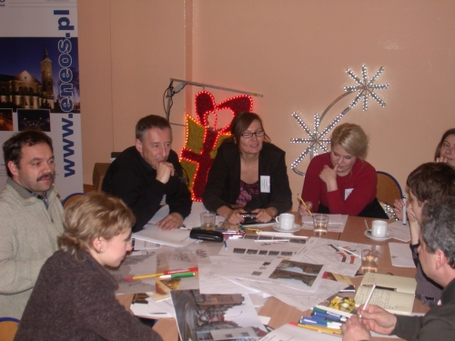Praca w grupie nad projektem iluminacji świątecznej dla ul. Chwaliszewo