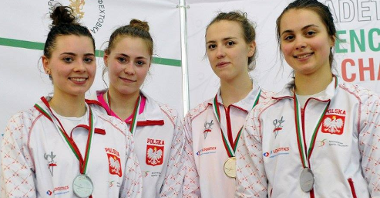 Polska drużyna z medalami