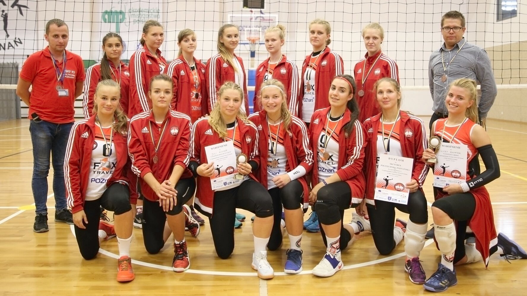 zawodniczki z medalami