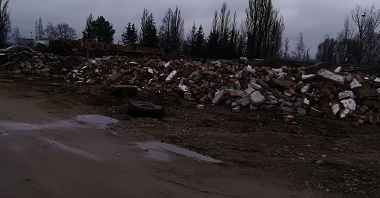 Nowosolska - składowisko gruzu z odpadami rozbiórkowymi